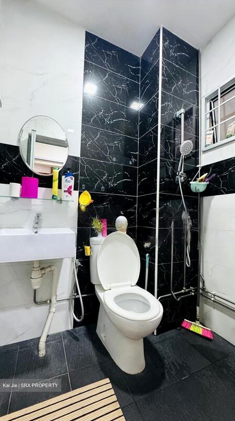 Fernvale Road (D28), Terrace #463428841